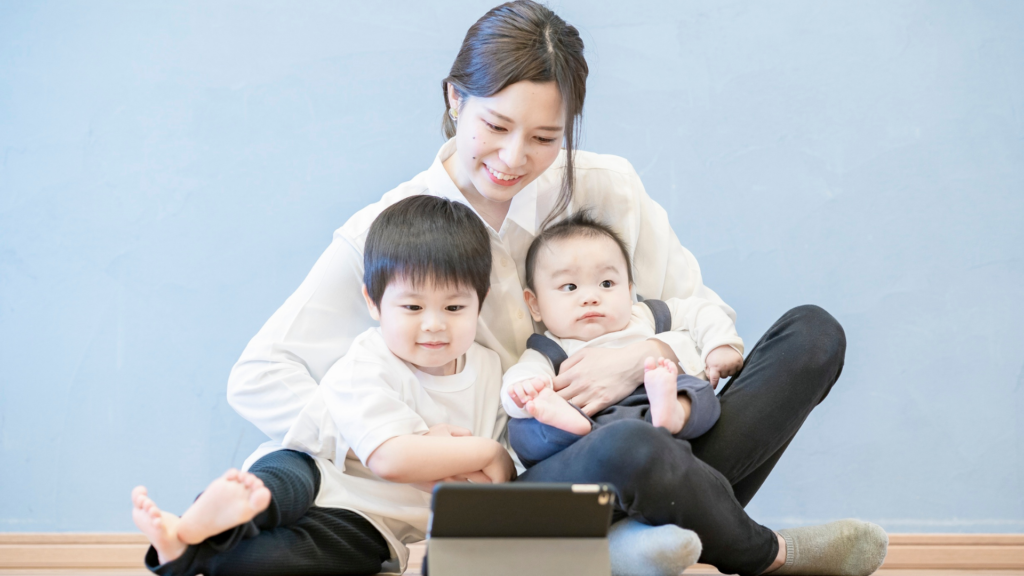 Panduan Sehat Screen Time pada Anak, Berapa Lama Batasnya?